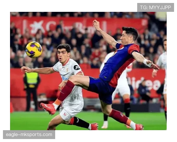 莱万多夫斯基庆祝动作起源揭秘：标志性手势背后的故事